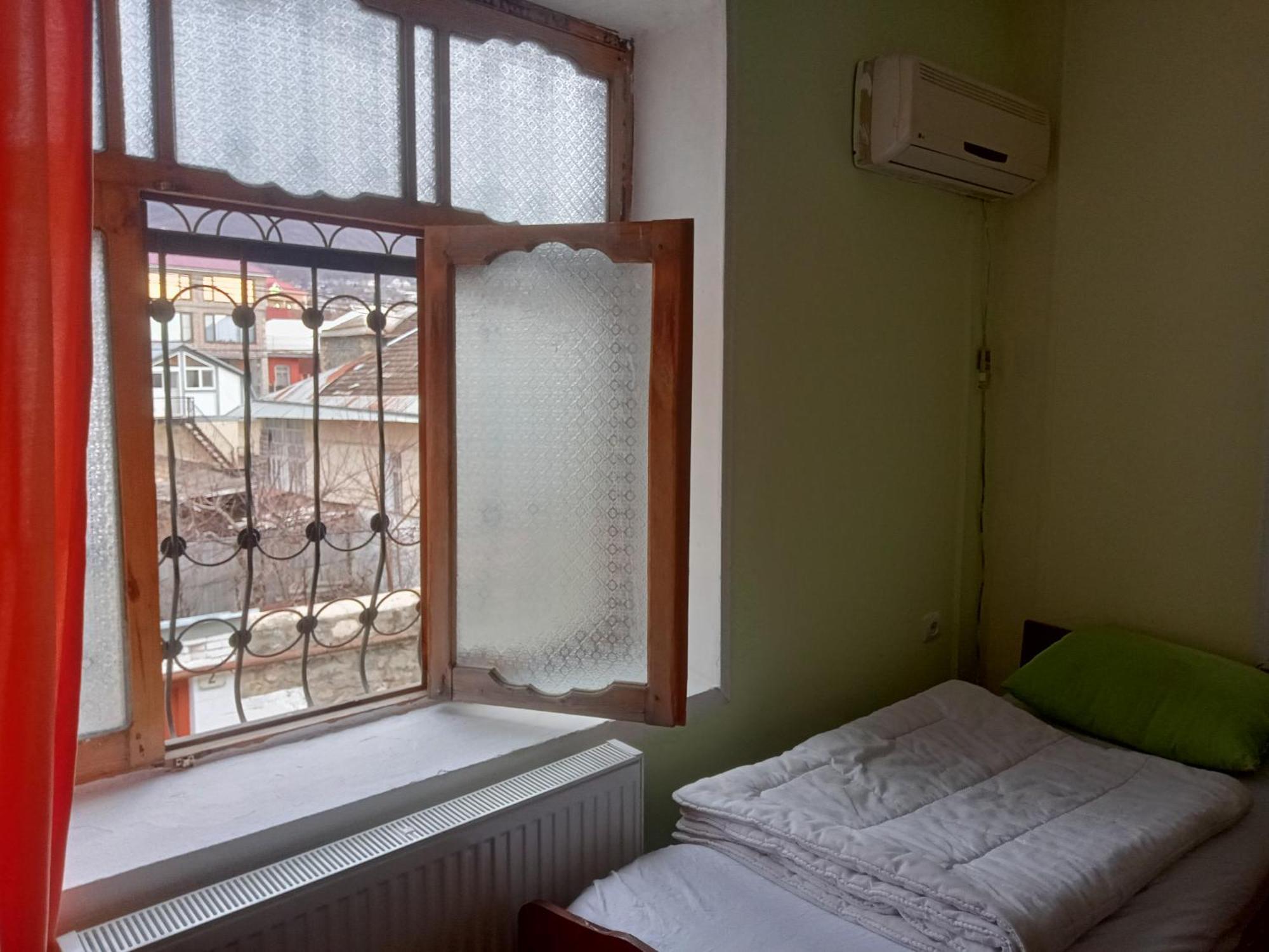 Canal Hostel Şǝki Esterno foto